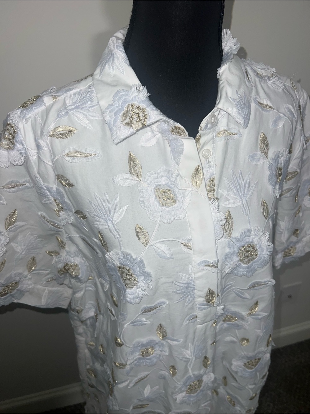 Chico’s 3D Floral Embroidered Dress White Gold Lined Popover Collar - Picture 5 of 11